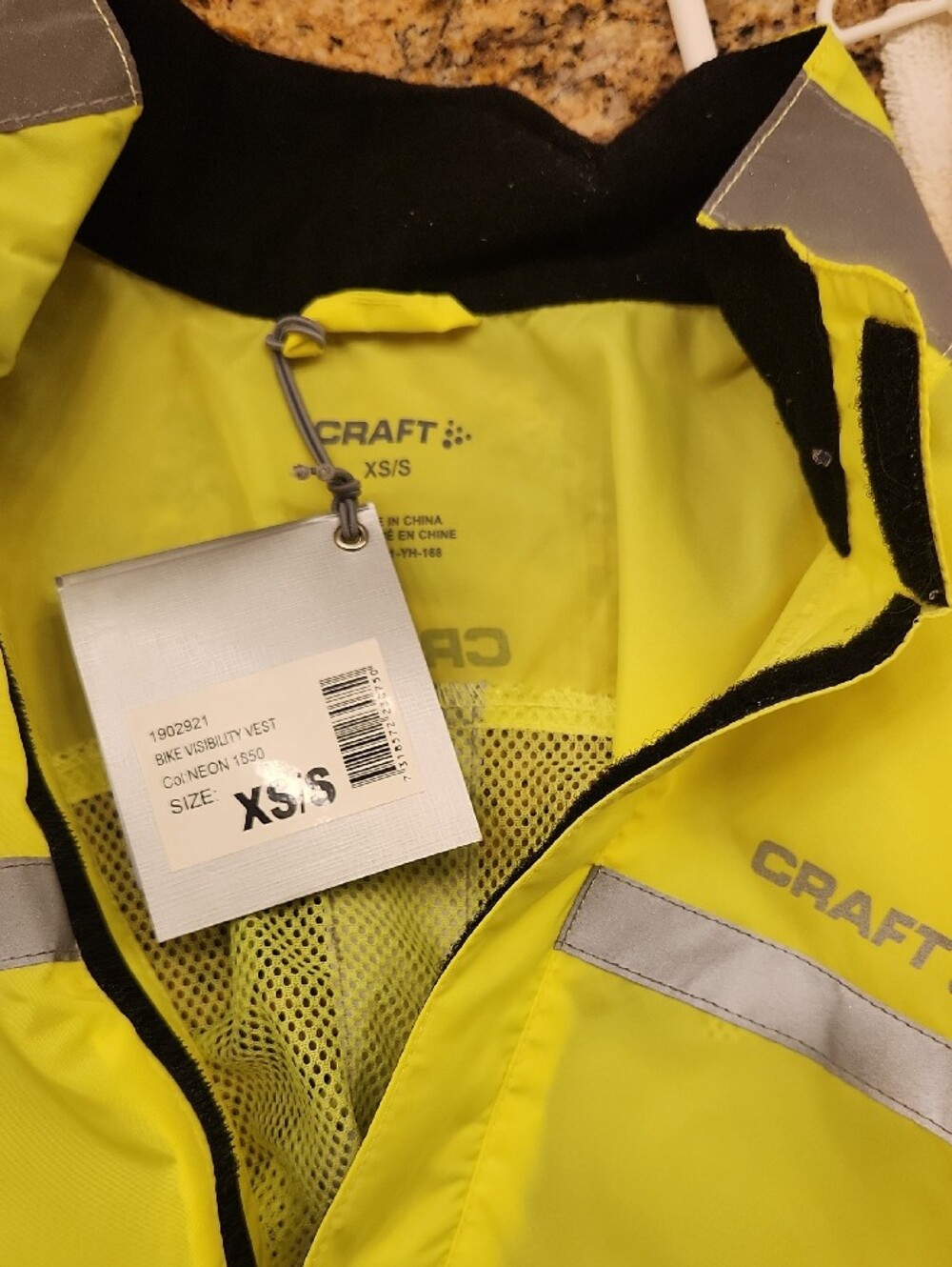 Craft High-Visibility Yellow Reflective Safety Vest - Picture 2 of 3